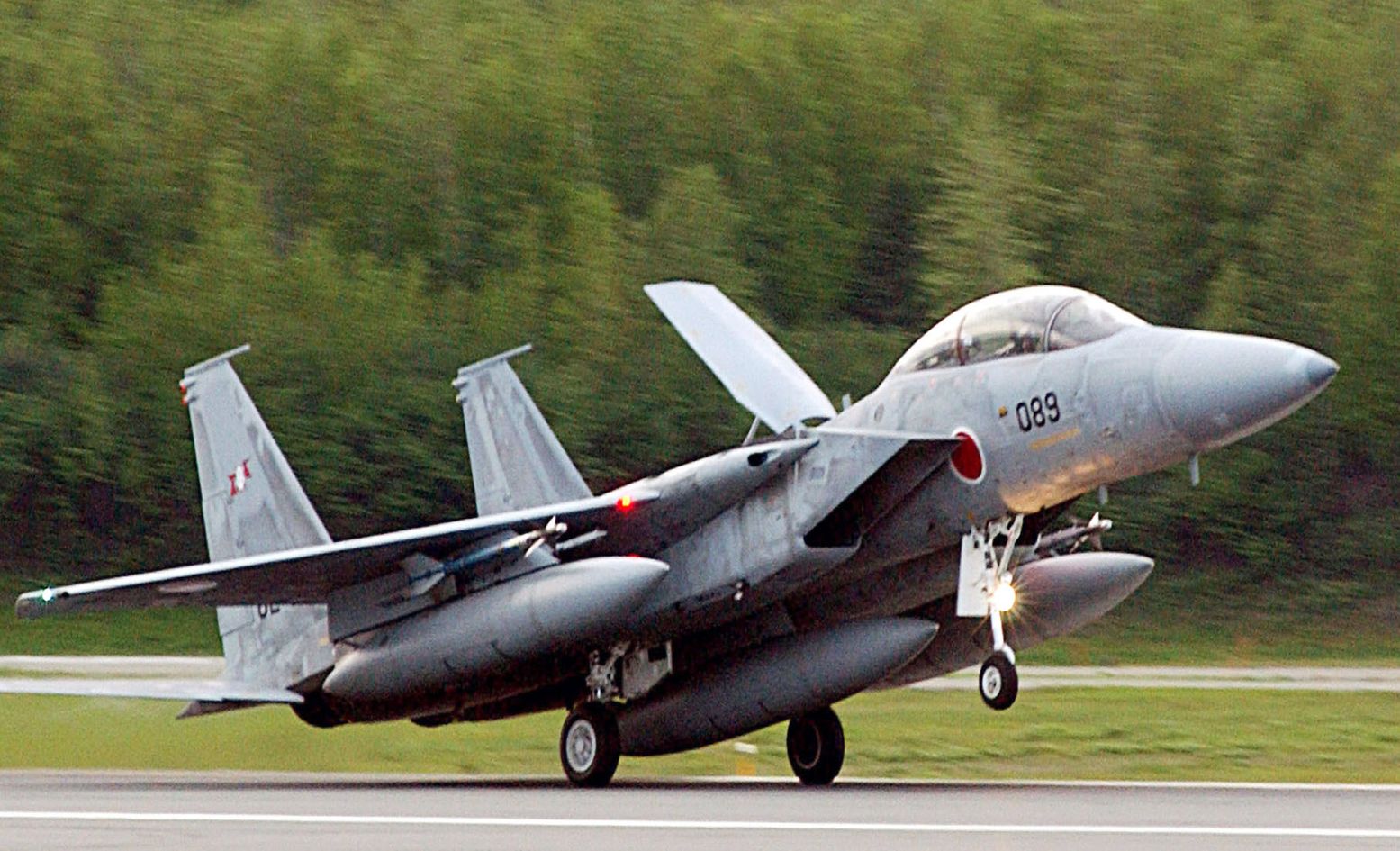 Why Japans F 15 Could Still Barely Defeat Chinas J 20 Fighter For 